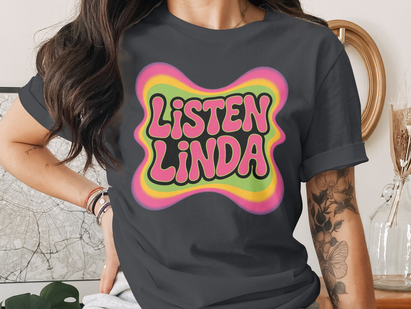Retro Style Listen Linda T-Shirt Product