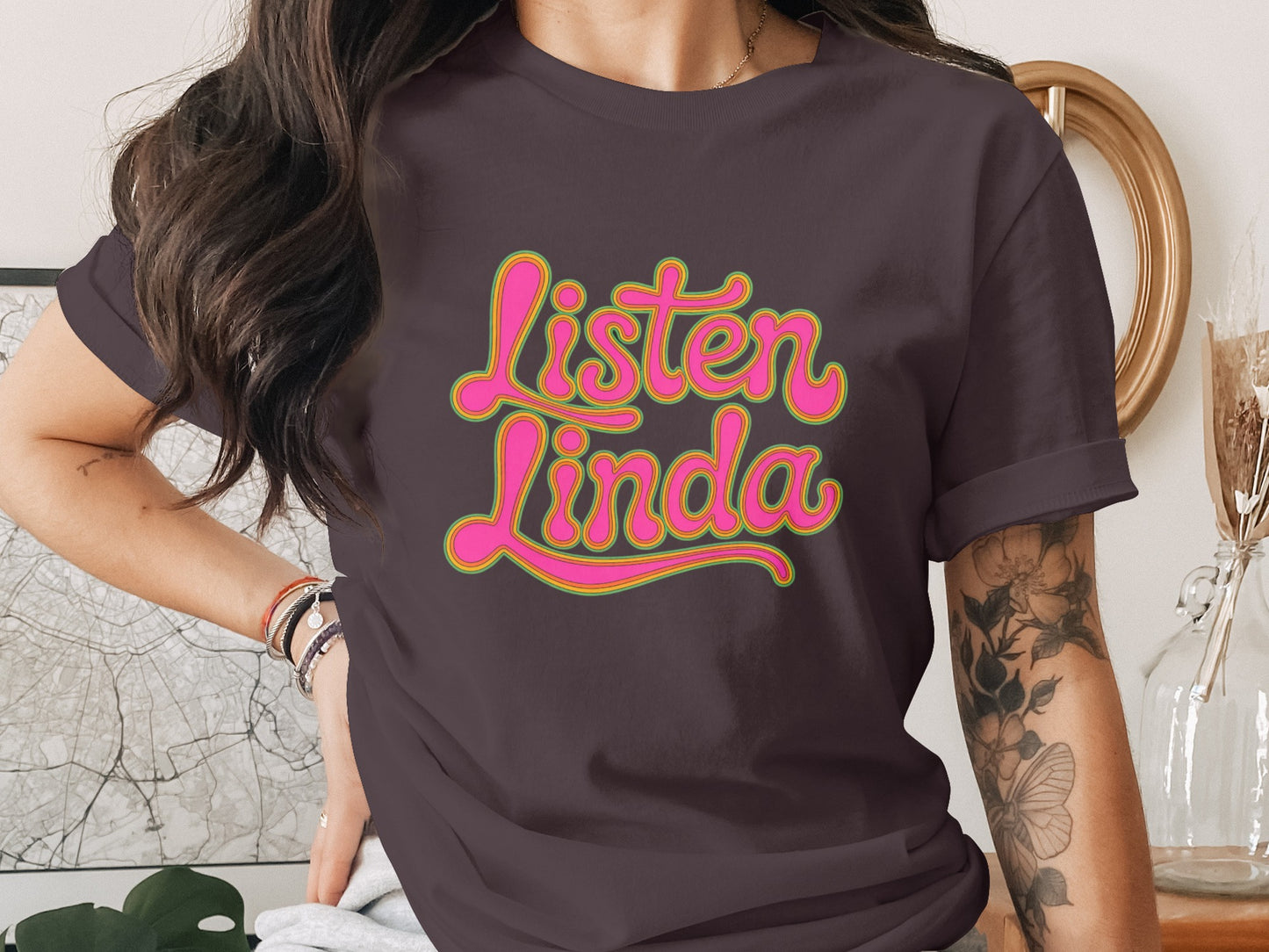 Listen Linda Graphic T-Shirt Trendy Fashionable Product